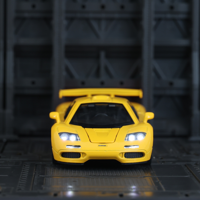 Decor Lighting Returns - 1: 32 simulation McLaren F1 alloy