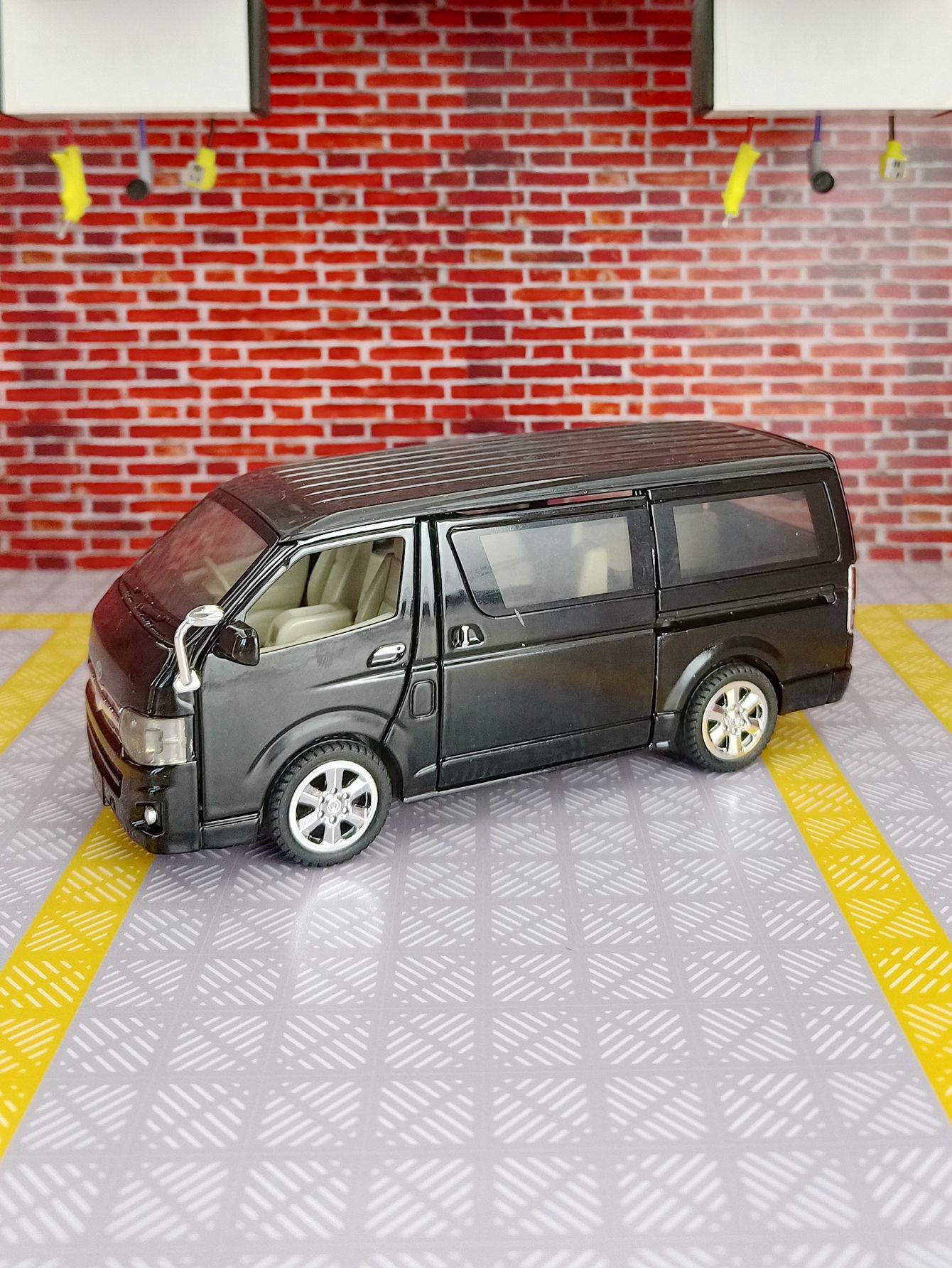1:32 simulation Toyota Hiace a - Decor Lighting Returns ulasan dan harga