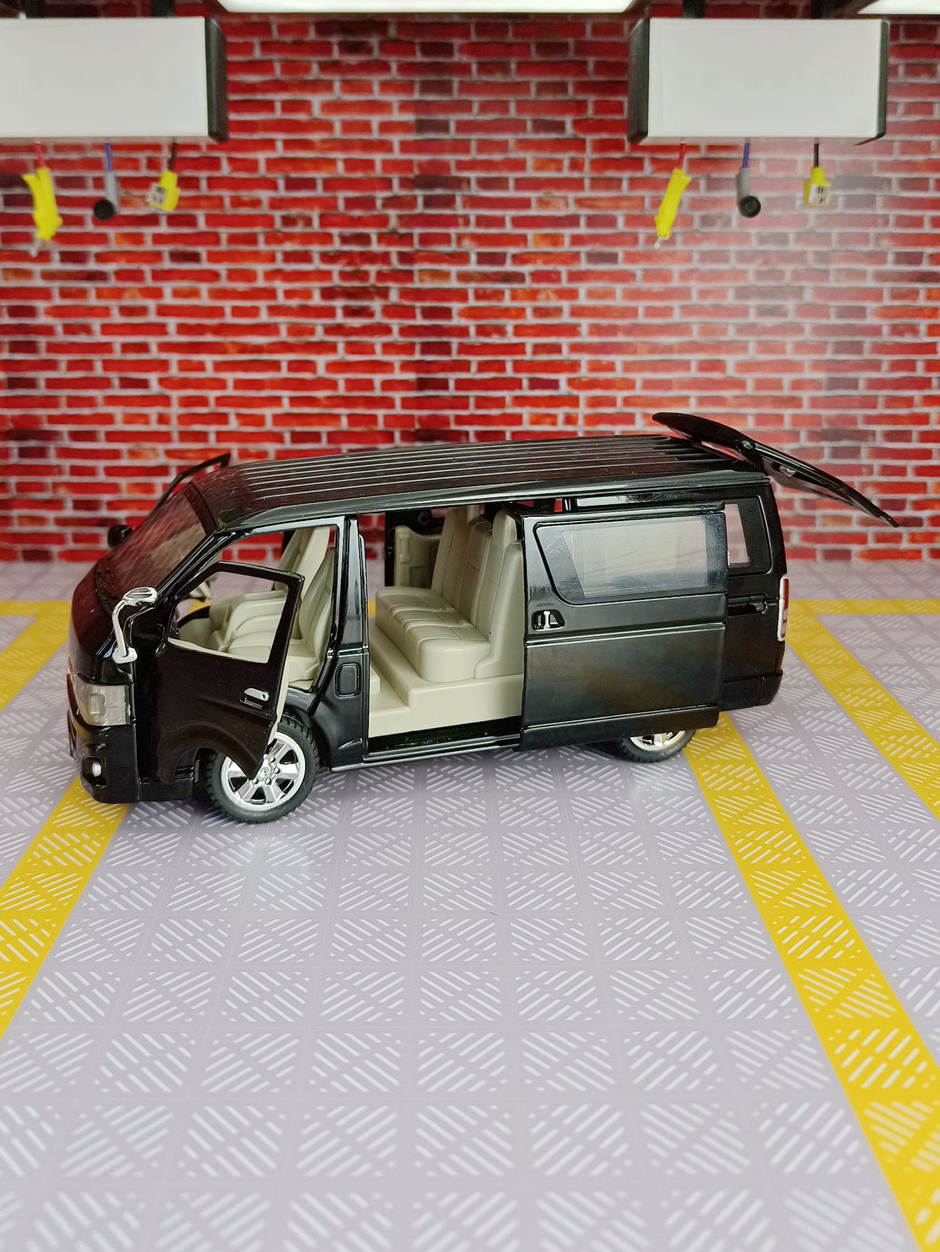 1:32 simulation Toyota Hiace a - Decor Lighting Returns ulasan dan harga